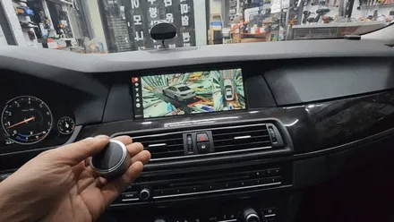 BMW 528i(F10) Aview 3D 어라운드뷰 순정모니터 연동했어요.