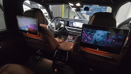 BMW X7 노바 X13 Plus 안드로이드 후석모니터 장착완료