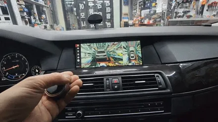 BMW 528i(F10) Aview 3D 어라운드뷰 순정모니터 연동했어요.