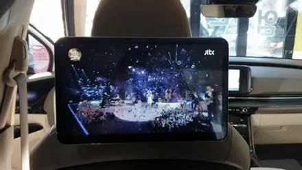 신형 카니발KA4 순정스타일 안드로이드 리어모니터 Q125 장착했어요.
