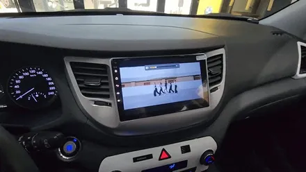 인천 내비플라이 M700S 안드로이드 올인원 올뉴투싼 내비매립 설치작업