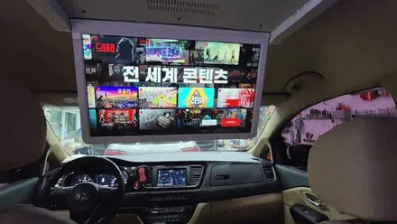 인천 올뉴카니발 천정모니터 비클시네마 VC-173ST 레인보우 17.3인치모델 설치