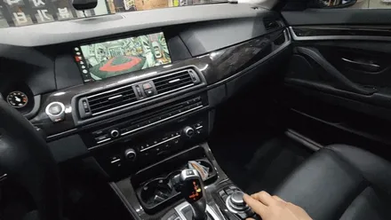 BMW 528i(F10) Aview 3D 어라운드뷰 순정모니터 연동했어요.