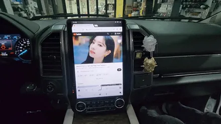 포드익스페디션 14인치 세로형 안드로이드 올인원 인천경인카 설치작업