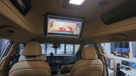 올뉴카니발 하이리무진 호매틱스 박스 R 안드로이드TV 셋탑박스 장착