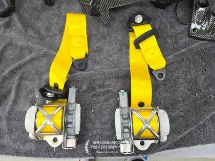 페라리458스파이더 실내커스텀 가죽복원 카본수전사 부분랩핑 페라리고질병 끈적임 버튼복원  나만의커스텀마이징 아우라커스텀 / 오산시 누읍동