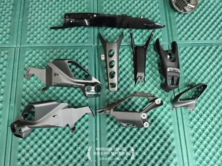 페라리488스파이더 플라스틱 끈적임 및 멜팅현상 버튼복원 및 카본수전사 고광도코팅처리 우수한내구성을 자랑하는 아우라커스텀 / 오산시 누읍동