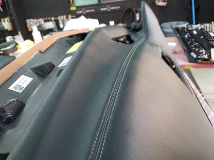 서울 자동차실내복원 BMW745e 컬러커스텀 가죽복원 아우라커스텀 레텍코리아 오산본점 / 오산시 누읍동