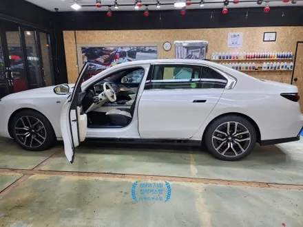 BMW740i 실내커스텀 실내옵션컬러의 아쉬움을 아우라커스텀 에서 깔끔하게 해결 / 오산 수목원로