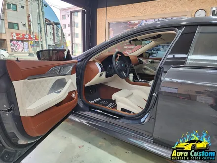 BMWM8 수원가죽크리닝 가죽코팅 밝은투톤시트 이염관리 아우라커스텀 / 오산 수목원로