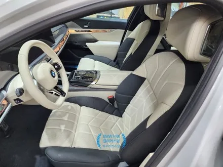 BMW740i 실내커스텀 실내옵션컬러의 아쉬움을 아우라커스텀 에서 깔끔하게 해결 / 오산 수목원로