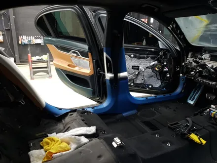 서울 자동차실내복원 BMW745e 컬러커스텀 가죽복원 아우라커스텀 레텍코리아 오산본점 / 오산시 누읍동