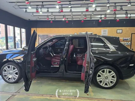 롤스로이스컬리넌 티파니블루실내커스텀 높은 완성도 , 퀄리티를 자랑하는 아우라커스텀 만의 롤스로이스실내커스텀 / 오산시 누읍동