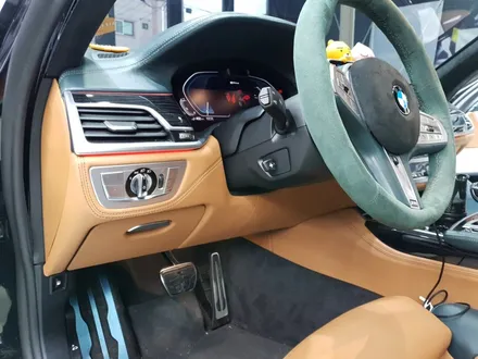 서울 자동차실내복원 BMW745e 컬러커스텀 가죽복원 아우라커스텀 레텍코리아 오산본점 / 오산시 누읍동