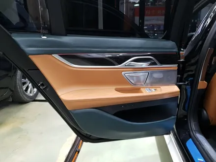 서울 자동차실내복원 BMW745e 컬러커스텀 가죽복원 아우라커스텀 레텍코리아 오산본점 / 오산시 누읍동