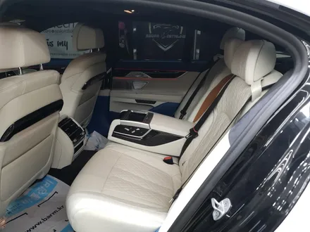 서울 자동차실내복원 BMW745e 컬러커스텀 가죽복원 아우라커스텀 레텍코리아 오산본점 / 오산시 누읍동