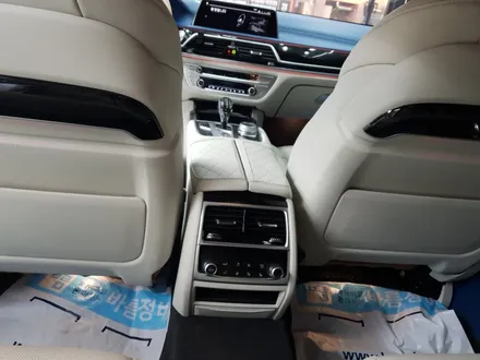 서울 자동차실내복원 BMW745e 컬러커스텀 가죽복원 아우라커스텀 레텍코리아 오산본점 / 오산시 누읍동
