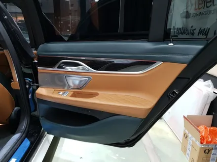 서울 자동차실내복원 BMW745e 컬러커스텀 가죽복원 아우라커스텀 레텍코리아 오산본점 / 오산시 누읍동