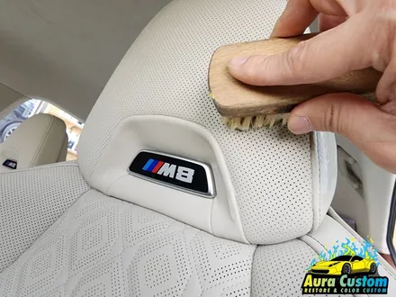 BMWM8 수원가죽크리닝 가죽코팅 밝은투톤시트 이염관리 아우라커스텀 / 오산 수목원로