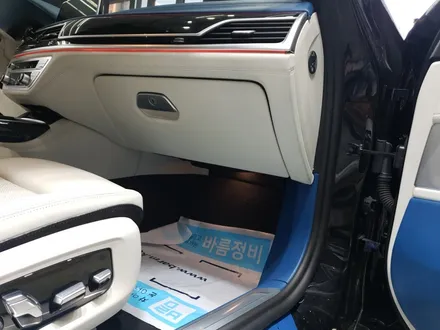 서울 자동차실내복원 BMW745e 컬러커스텀 가죽복원 아우라커스텀 레텍코리아 오산본점 / 오산시 누읍동