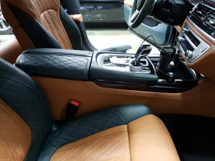 서울 자동차실내복원 BMW745e 컬러커스텀 가죽복원 아우라커스텀 레텍코리아 오산본점 / 오산시 누읍동