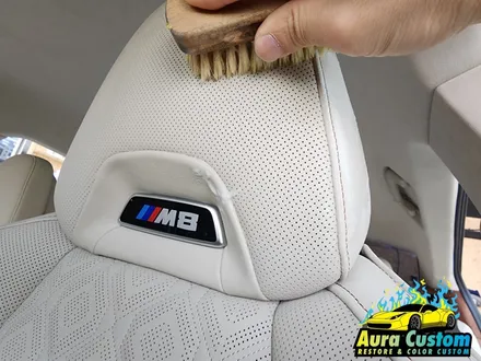 BMWM8 수원가죽크리닝 가죽코팅 밝은투톤시트 이염관리 아우라커스텀 / 오산 수목원로