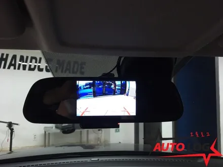 광주 베뉴 룸미러 후방카메라 5인치 화면으로 깔끔하게 ~!!!! / 광주,전주,익산