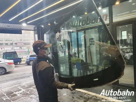 BMW X6M50D 보험수리 전면 유리 교환 보험수리 자차 처리 교환 휠 복원은 일산 아우토반에서 진행하세요 ^^ / 고양시 삼송동