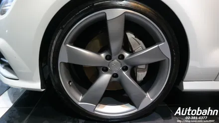 Audi A7 프리미엄 세차 디테일링세차 받으세요. 일산 스팀 손 세차 일산디테일링세차 일산세차 / 고양시 삼송동