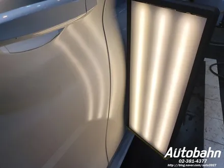 BMW X6M50D 문콕 덴트 자동차 덴트 문콕복원 자동차기스복원은 아우토반 일산점입니다. / 고양시 삼송동