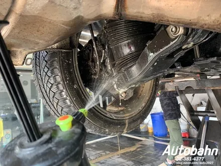 벤츠 E-COUPE AMG 하부세차 리프트세차 엔진룸 코팅 일산 은평 제대로된 하부세차 진흙제거 / 고양시 삼송동