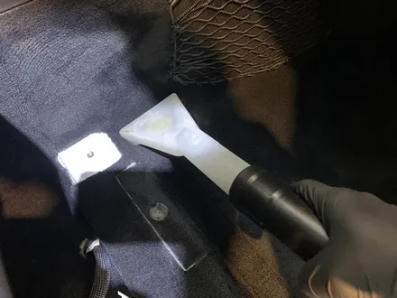 차량에 커피를 쏟았을때 벤츠 클리닝 수입차 부분클리닝 실내크리닝은 는 아우토반에서 제대로 받으세요. / 고양시 삼송동