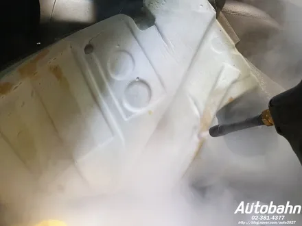 벤츠 GLA200 실내크리닝 부분 실내클리닝 일산 자동차 실내클리닝 바닥 세척 커피 쏟은 차량 세차 일산 실내클리닝 / 고양시 삼송동