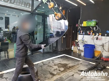 BMW X6M50D 보험수리 전면 유리 교환 보험수리 자차 처리 교환 휠 복원은 일산 아우토반에서 진행하세요 ^^ / 고양시 삼송동