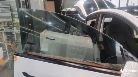 테슬라 모델Y 어보브 하츠 썬팅시공 전체썬팅시공 가성비좋은 썬팅시공은 아우토반에 문의주세요! / 고양