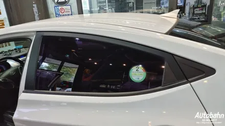아반떼MD 열선 재시공 측면 B필러테입 재시공 뽀글이 열선 보라색필름변색 재시공은 아우토반에 문의주세요! / 고양시 삼송동