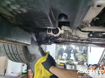 하부 세차 구제역소독약제거 하부 클리닝 리프트 하부 세차 하부 세척 폭스바겐 티구안 하부 세차 / 고양시 삼송동