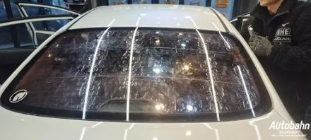 KIA K3 열선뽀글이 후면유리교환 레이노F5 전체 재시공 3M AP 재시공 오래된 필름을 벗겨내고 새 필름으로 교체 시공은 아우토반에 맡겨주세요!! / 고양시 삼송동