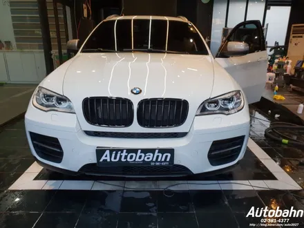 BMW X6M50D 프리미엄 광택 삼송 광택 은평구 광택 제대로 된 광택을 받아보세요 차량 손상이 없게끔 꼼꼼한 광택을 3인의 디테일러가 시공해드립니다. / 고양시 삼송동