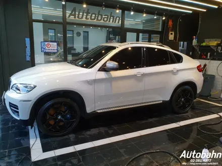 BMW X6M50D 프리미엄 광택 삼송 광택 은평구 광택 제대로 된 광택을 받아보세요 차량 손상이 없게끔 꼼꼼한 광택을 3인의 디테일러가 시공해드립니다. / 고양시 삼송동