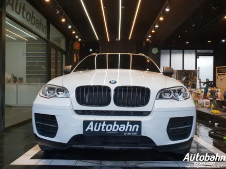 BMW X6M50D 프리미엄 광택 삼송 광택 은평구 광택 제대로 된 광택을 받아보세요 차량 손상이 없게끔 꼼꼼한 광택을 3인의 디테일러가 시공해드립니다. / 고양시 삼송동