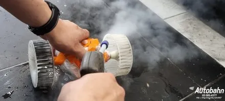 벤츠 S350 W222 에바크리닝 내시경 에바크리닝 자동차 에어컨청소  시공 자동차 에어컨에서 냄새가 날땐 아우토반에 문의주세요! / 고양