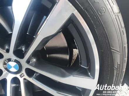 BMW X6M50D 보험수리 전면 유리 교환 보험수리 자차 처리 교환 휠 복원은 일산 아우토반에서 진행하세요 ^^ / 고양시 삼송동
