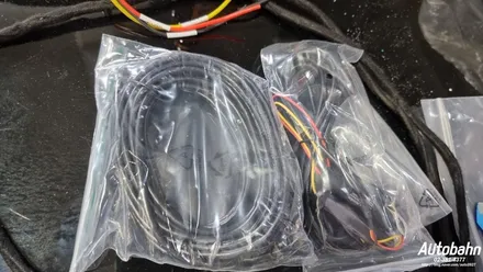 벤츠GLE 300D 아이나비QXD1 블랙박스 설치 아이나비커넥티드  에코파워팩S8 보조배터리 시공은 아우토반에서 받으세요! / 고양