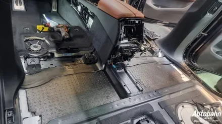 BMW X7 실내크리닝 플로워매트 교환 토사 크리닝 차량바닥교환 도어트림 탈거 클리닝 / 고양