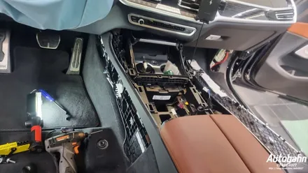 BMW X7 실내크리닝 플로워매트 교환 토사 크리닝 차량바닥교환 도어트림 탈거 클리닝 / 고양