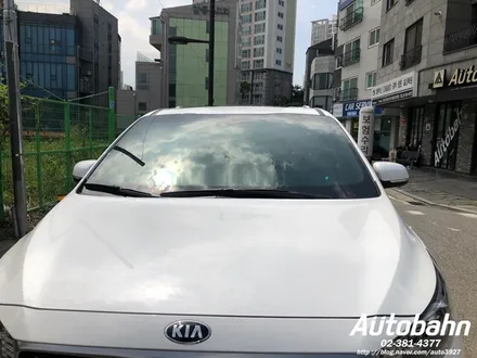 전면유리교환 사고수리 자차처리 유리교환 정품전면유리교환 시공 더뉴카니발 수입차 전면유리 교체시공 아우토반에서 받으세요!! / 고양시 삼송동
