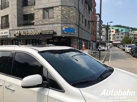 전면유리교환 사고수리 자차처리 유리교환 정품전면유리교환 시공 더뉴카니발 수입차 전면유리 교체시공 아우토반에서 받으세요!! / 고양시 삼송동