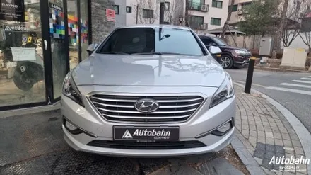 LF소나타 가성비좋은 로얄701반사썬팅 가성비썬팅 뽀글이제거 열선기포썬팅제거 시공은 로얄썬팅전문 아우토반에서 받으세요! / 고양