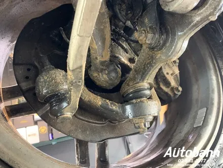 벤츠 E-COUPE AMG 하부세차 리프트세차 엔진룸 코팅 일산 은평 제대로된 하부세차 진흙제거 / 고양시 삼송동